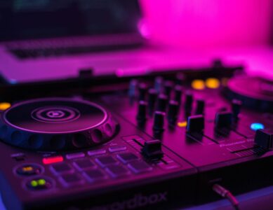 The Ultimate Guide to House Music: DJ Tips, Tracks, and Mixes